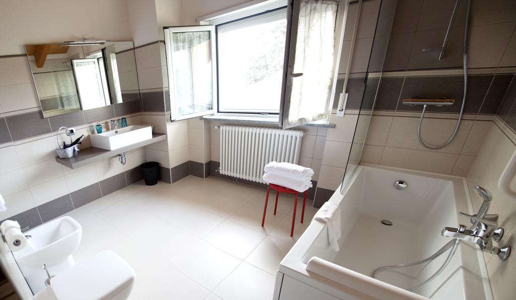 B&B Alba In Langhe Verduno Pokoj fotografie