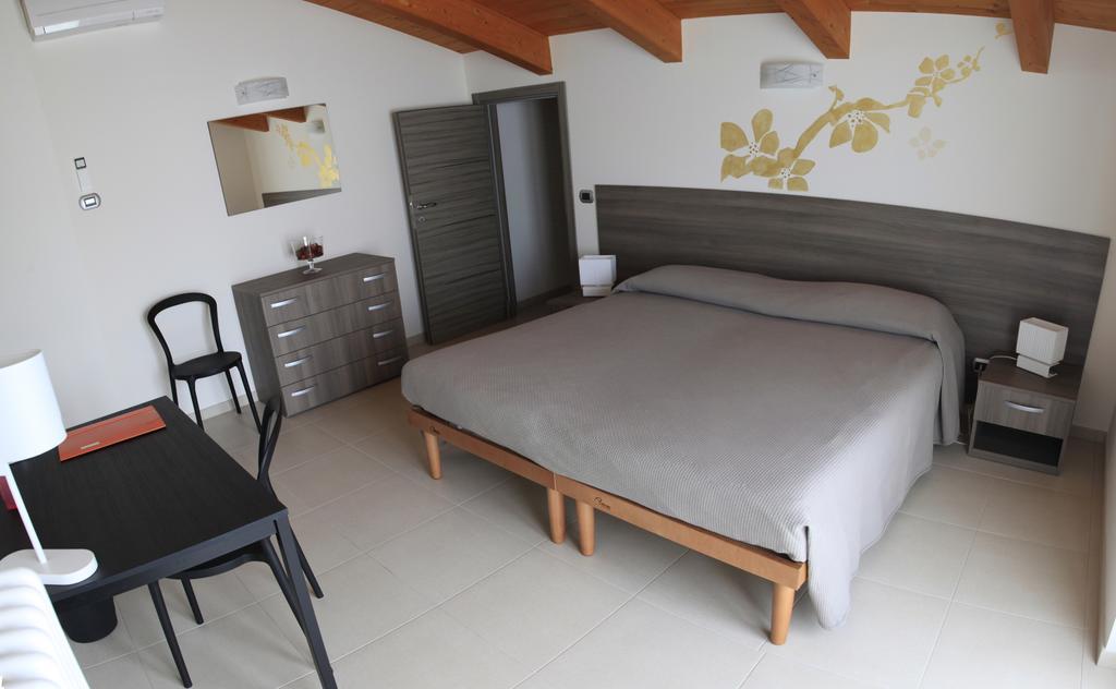 B&B Alba In Langhe Verduno Pokoj fotografie